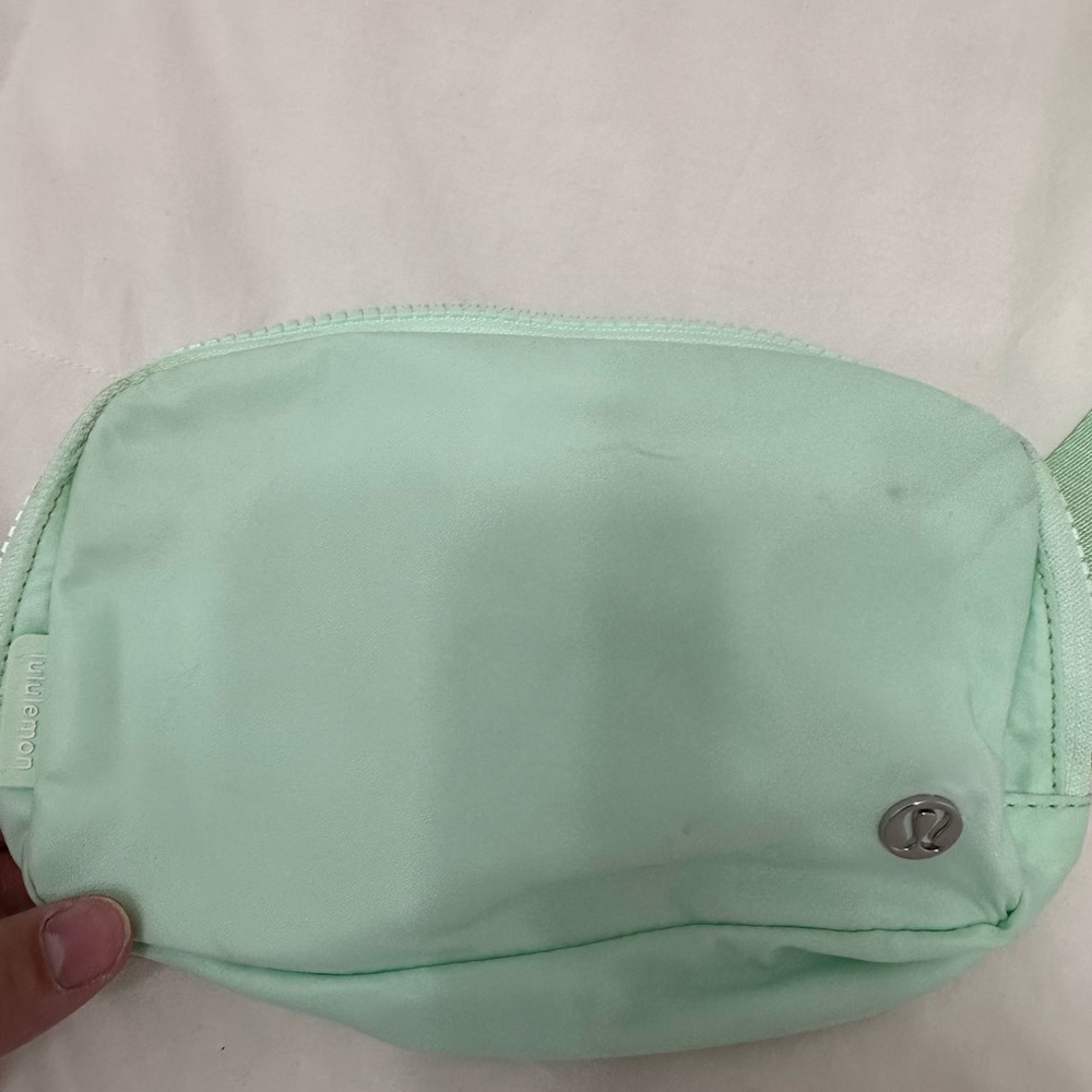 Lululemon Everywhere Belt Bag 1L